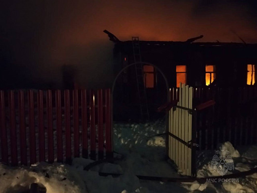В Заволжске две семьи остались без крыши над головой из-за пожара